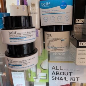 belif The True Cream Aqua Bomb - Hydrating Face Cream (Blue & White)